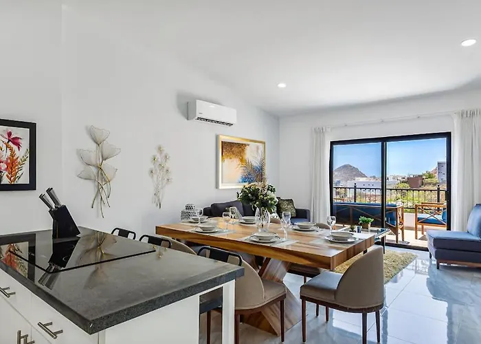 Сasa de vacaciones Morgan Residences 607a @ Boutique With Pool, Gym,