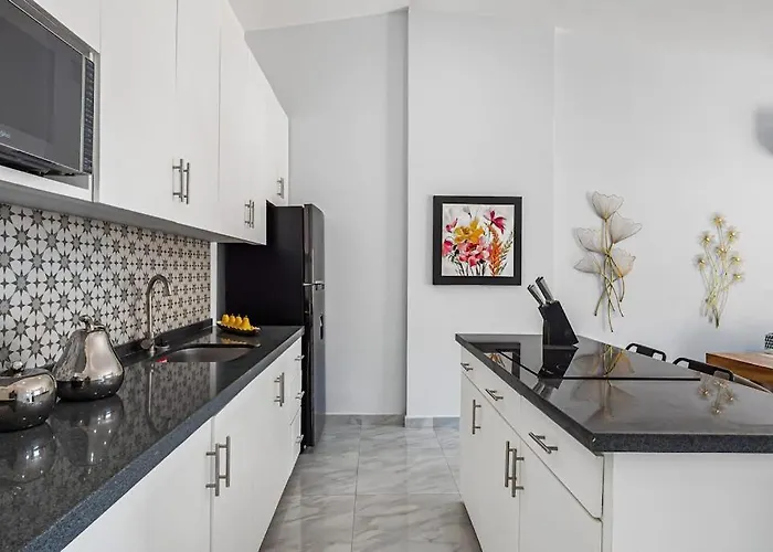 Morgan Residences 607a @ Boutique With Pool, Gym, Сasa de vacaciones