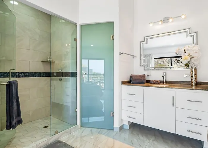Сasa de vacaciones Morgan Residences 607a @ Boutique With Pool, Gym,
